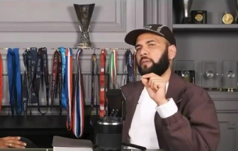 阿尔维斯:巴西想赢要围绕内马尔,就像阿根廷意识到拥有梅西一样